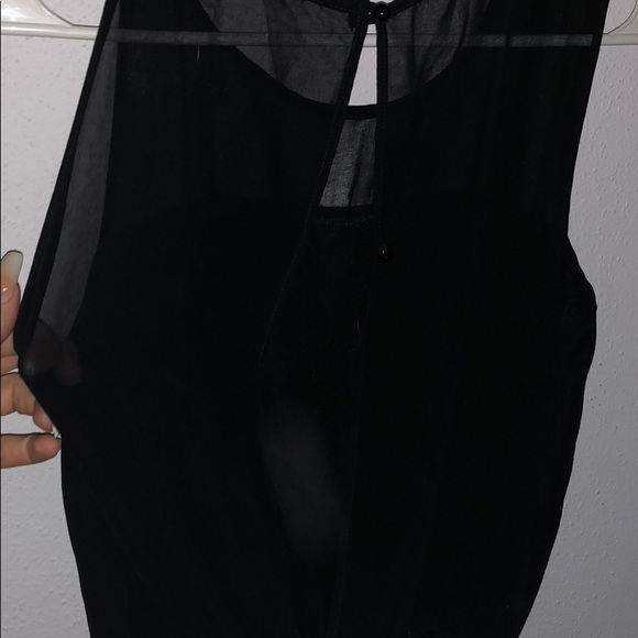 Clothes - Picture 6 of 6